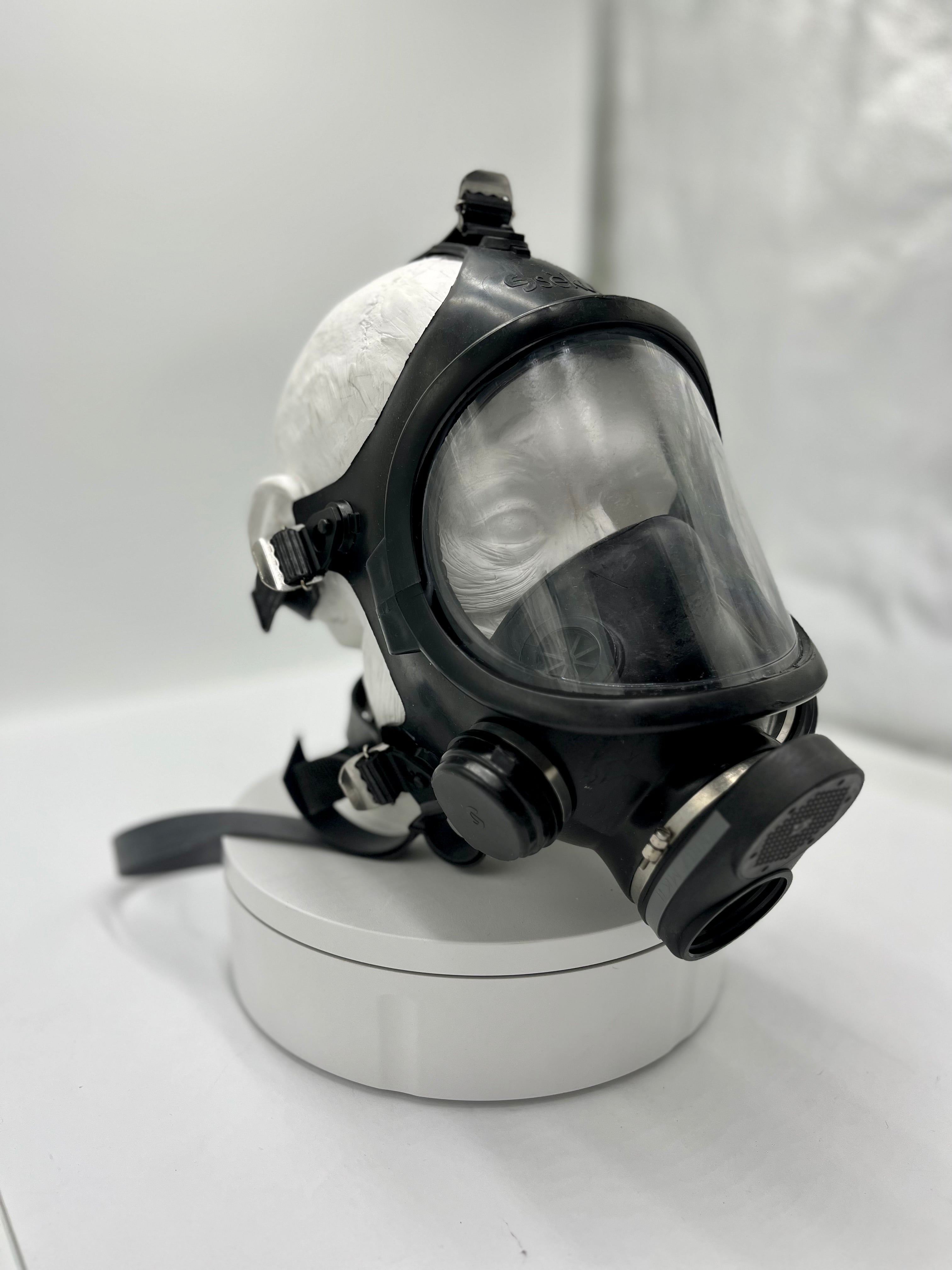 Italian Sekur Military C 607 Gas Masks with Filter & Container