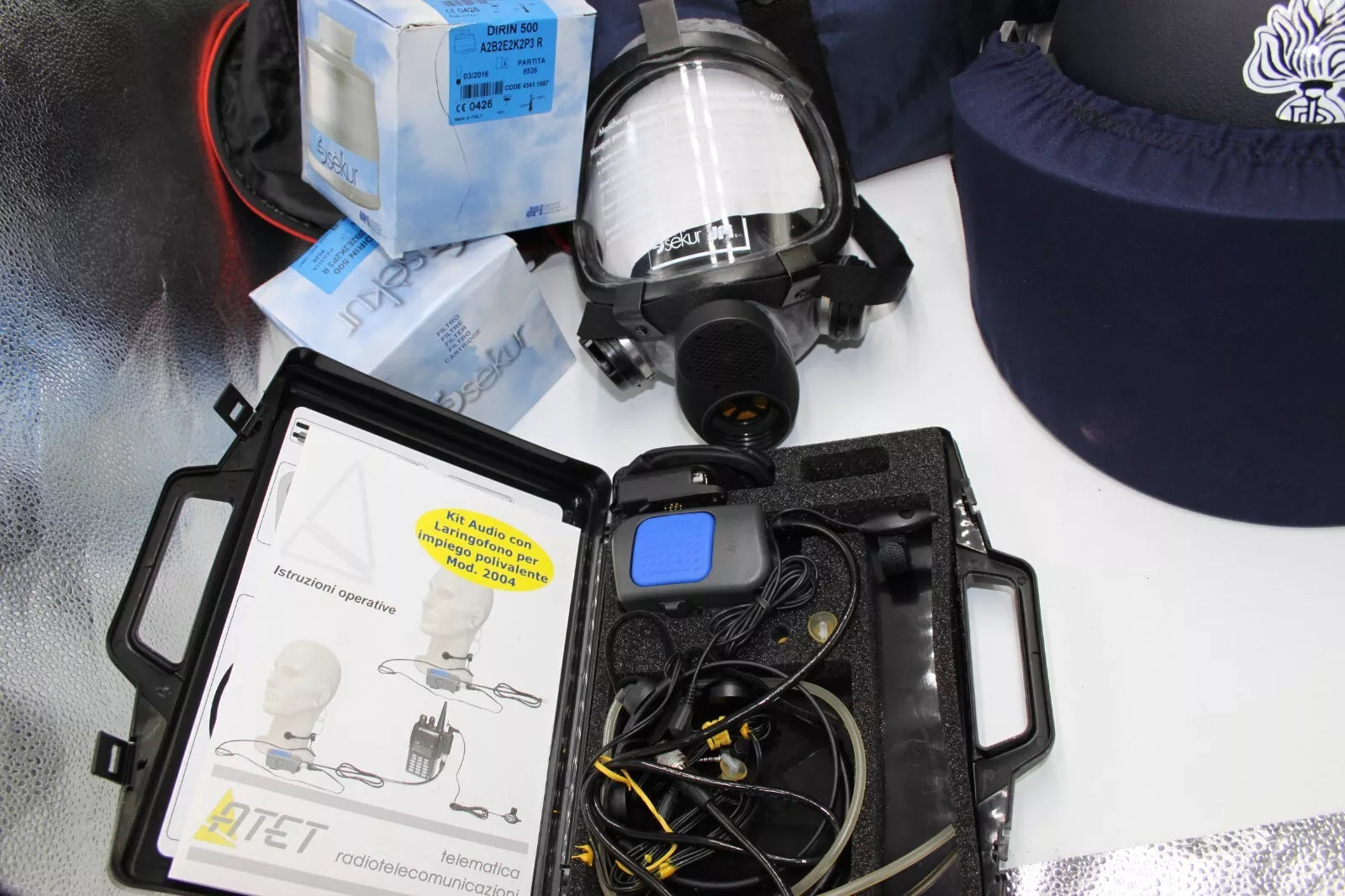 Italian Military Police Special Operations Ballistic Helmet and Gas Mask Set