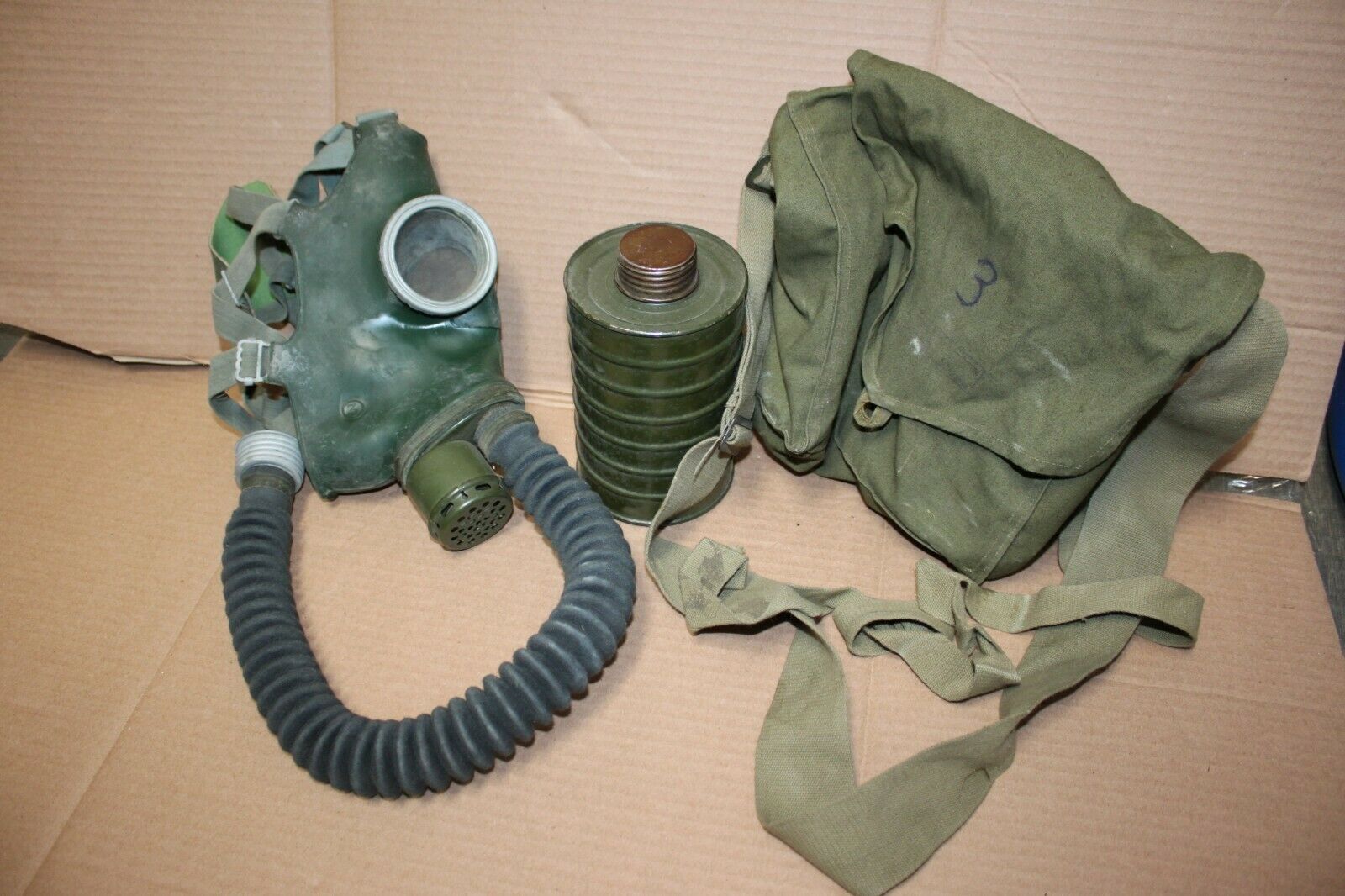Surplus Soviet Gas Mask GP4 Civilian NBC Protection Filter Case Russian Military