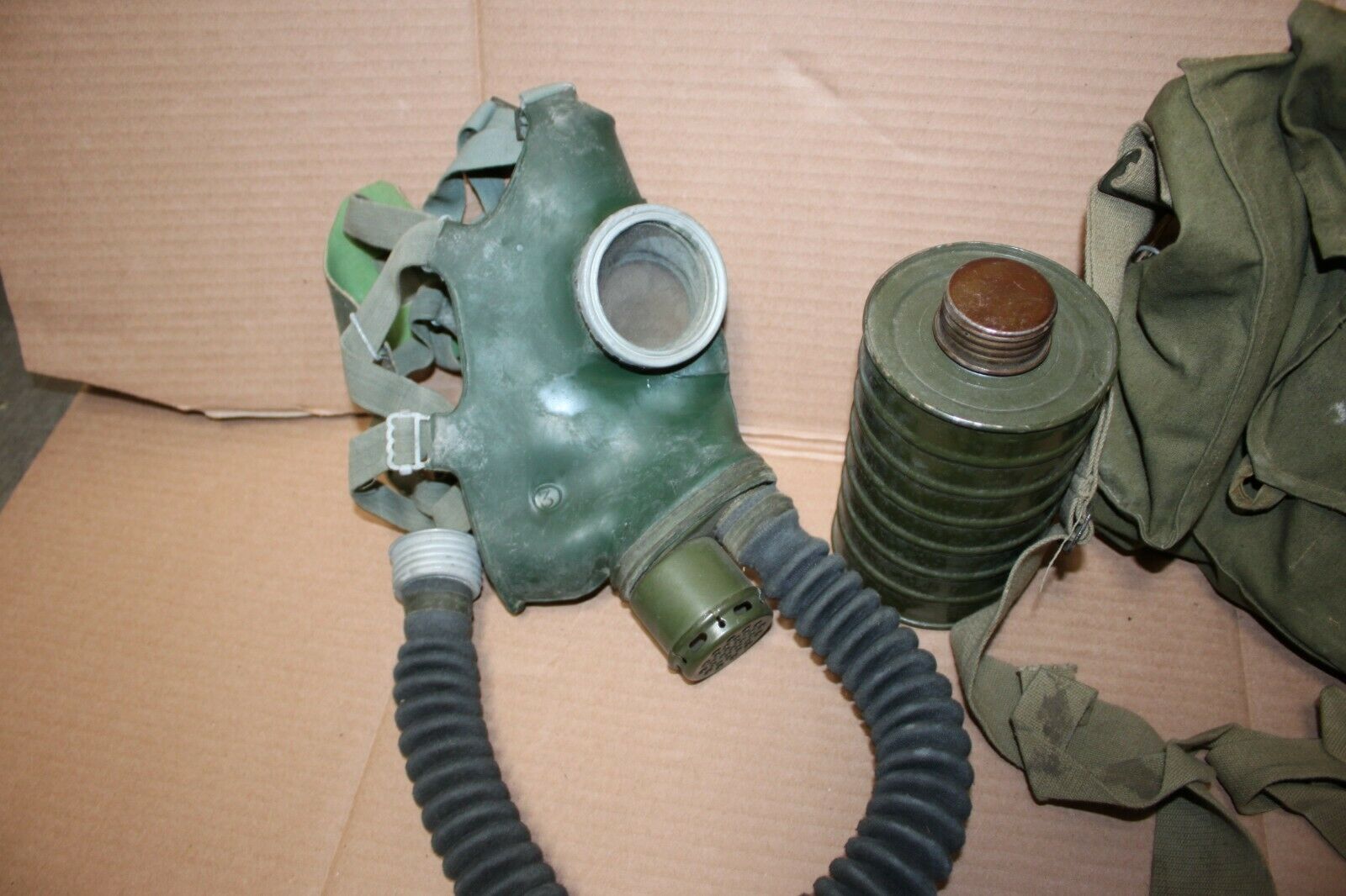 Surplus Soviet Gas Mask GP4 Civilian NBC Protection Filter Case Russian Military