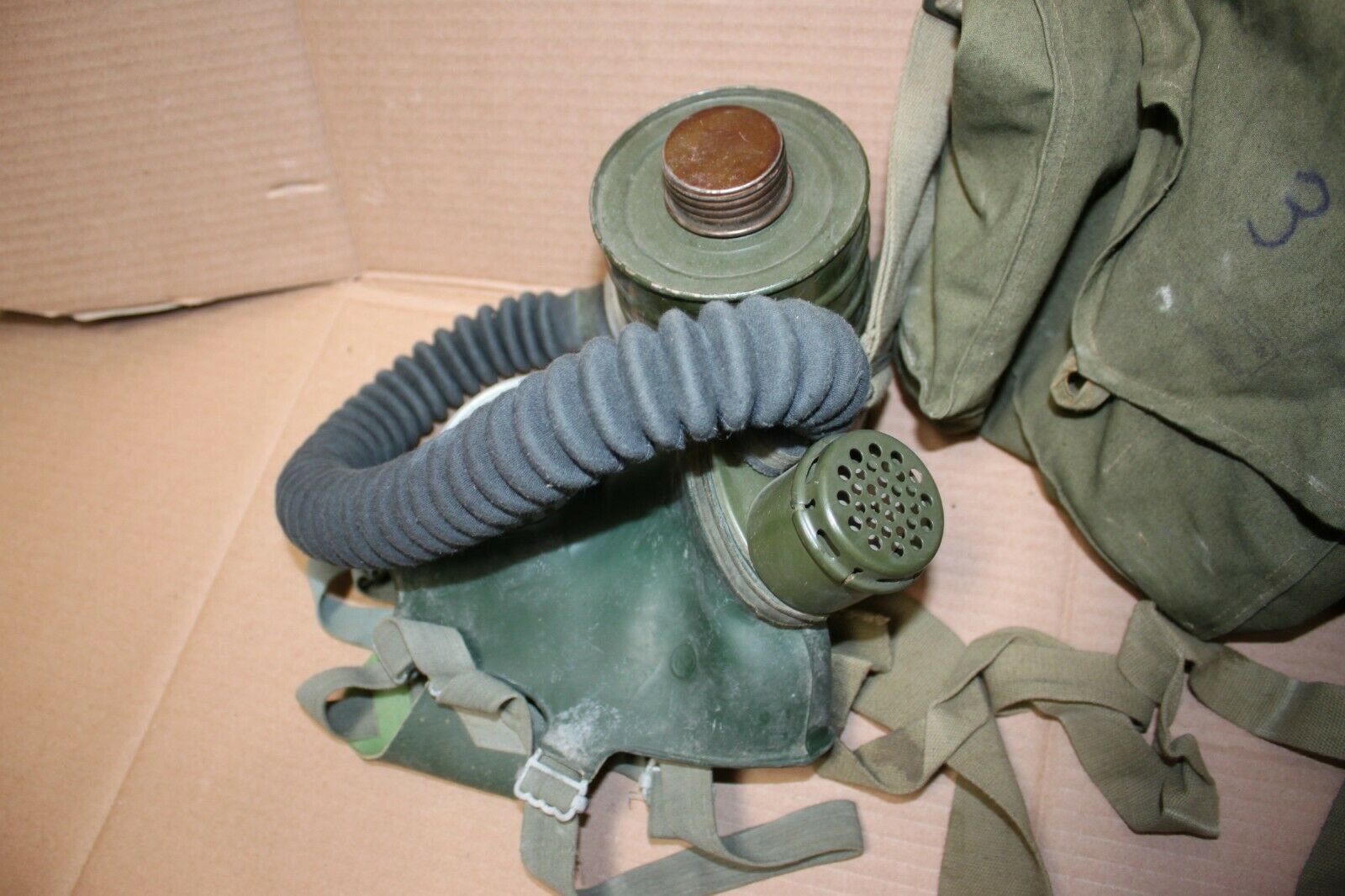 Surplus Soviet Gas Mask GP4 Civilian NBC Protection Filter Case Russian Military