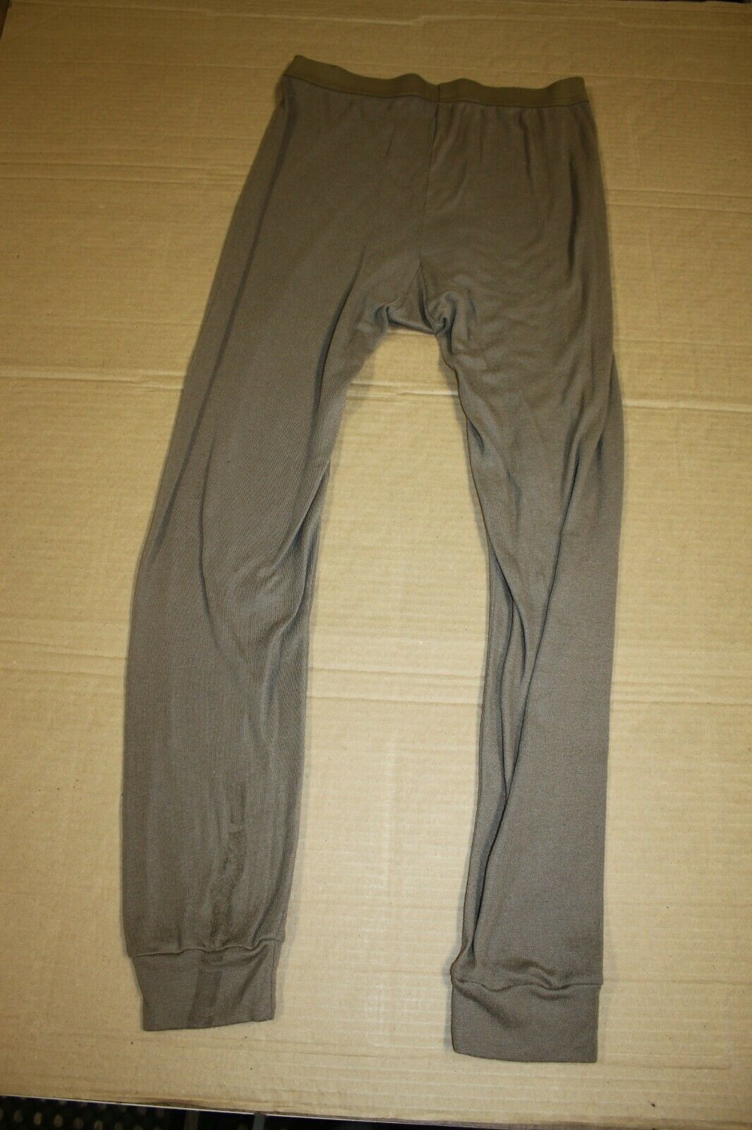 Genuine US Military Issue Thermal Pants Drawers LWCWUS Size Medium Brown Bottoms (USED)