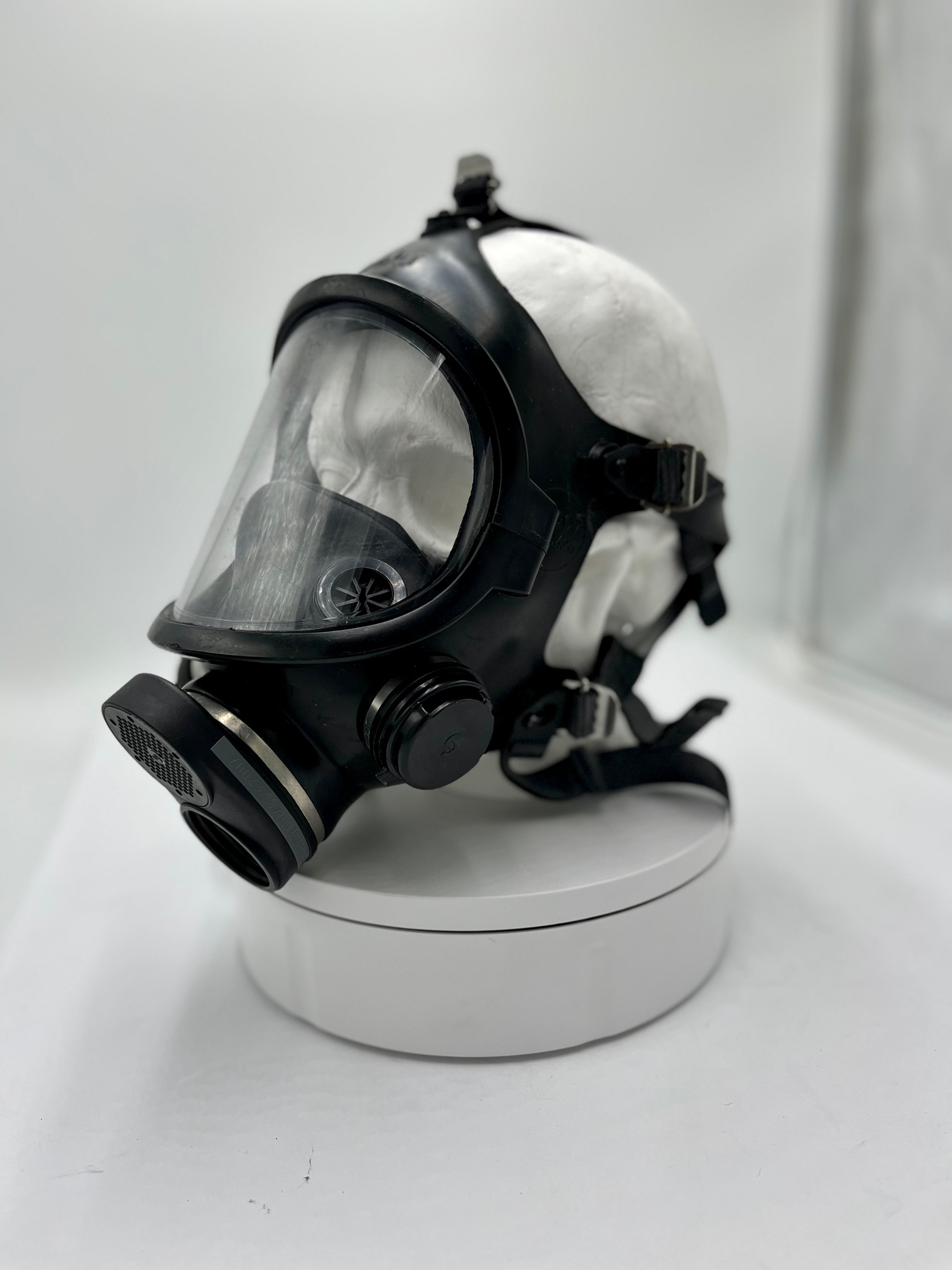 Italian Sekur Military C 607 Gas Masks with Filter & Container