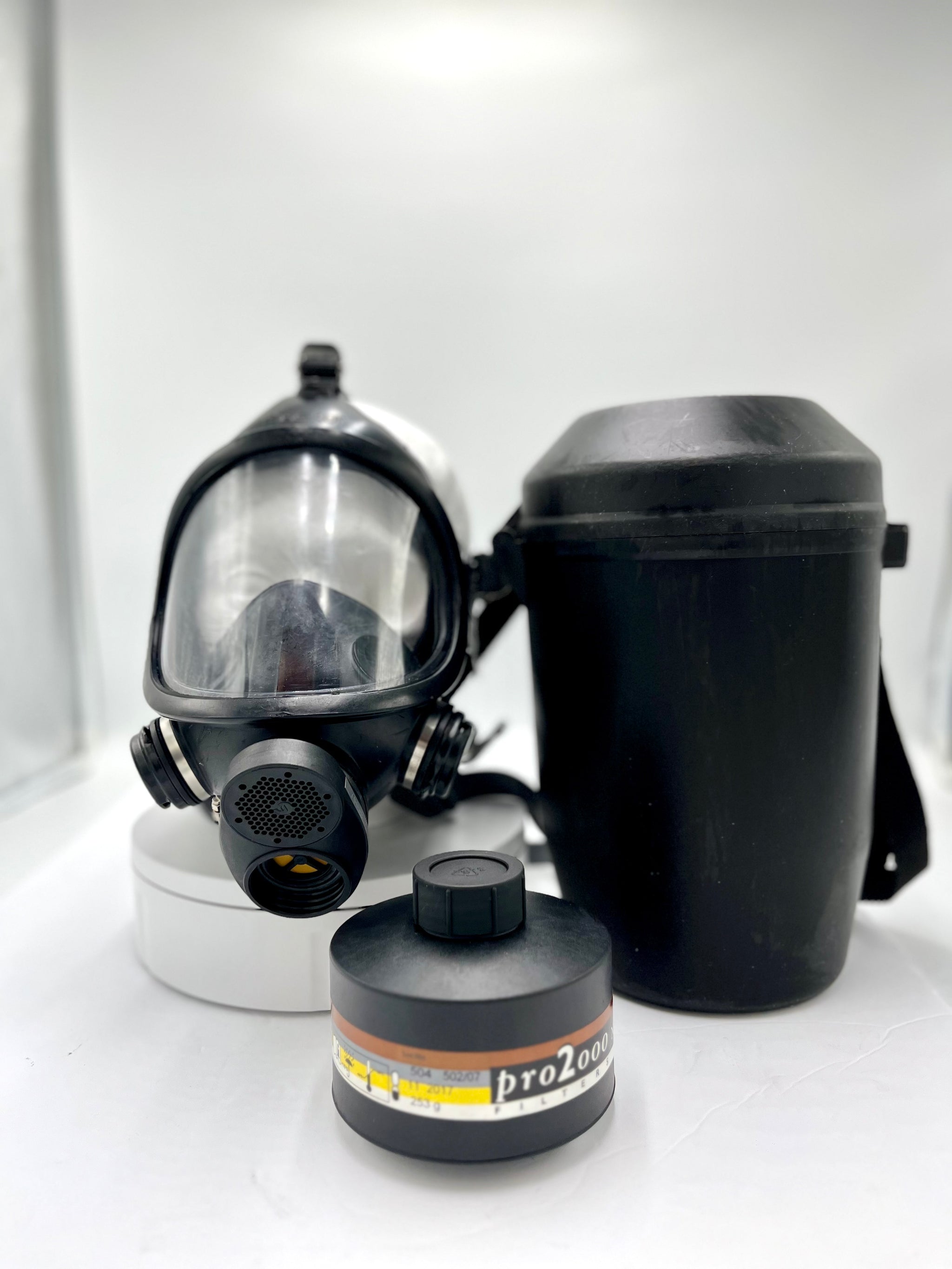 Italian Sekur Military C 607 Gas Masks with Filter & Container