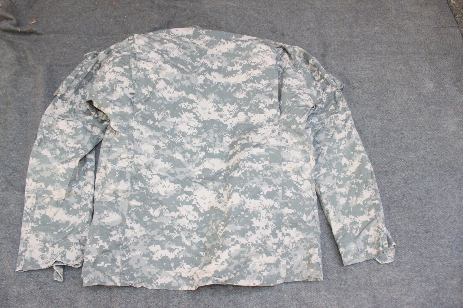 Used US Army Digital BDU Medium Long Uniform Shirt Insect Repellent Bug Resistant ACU
