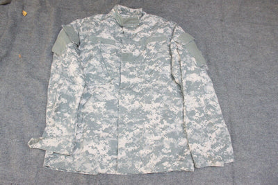 Used US Army Digital BDU Medium Long Uniform Shirt Insect Repellent Bug Resistant ACU