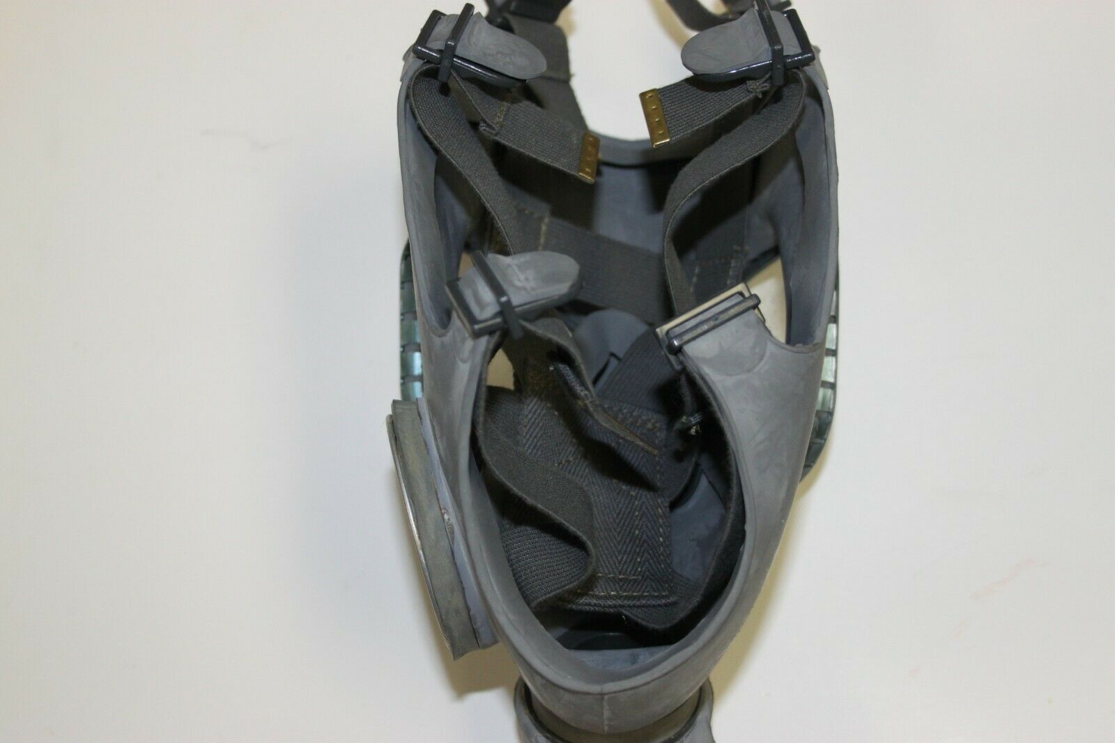 USED V2 Finnish Military M61 Gas Mask NBC w/60MM Filter SUOD 61