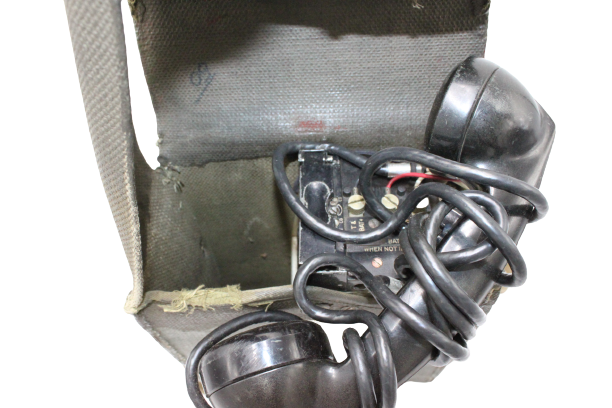 US EE-8 FIELD PHONE W/OD CASE USED