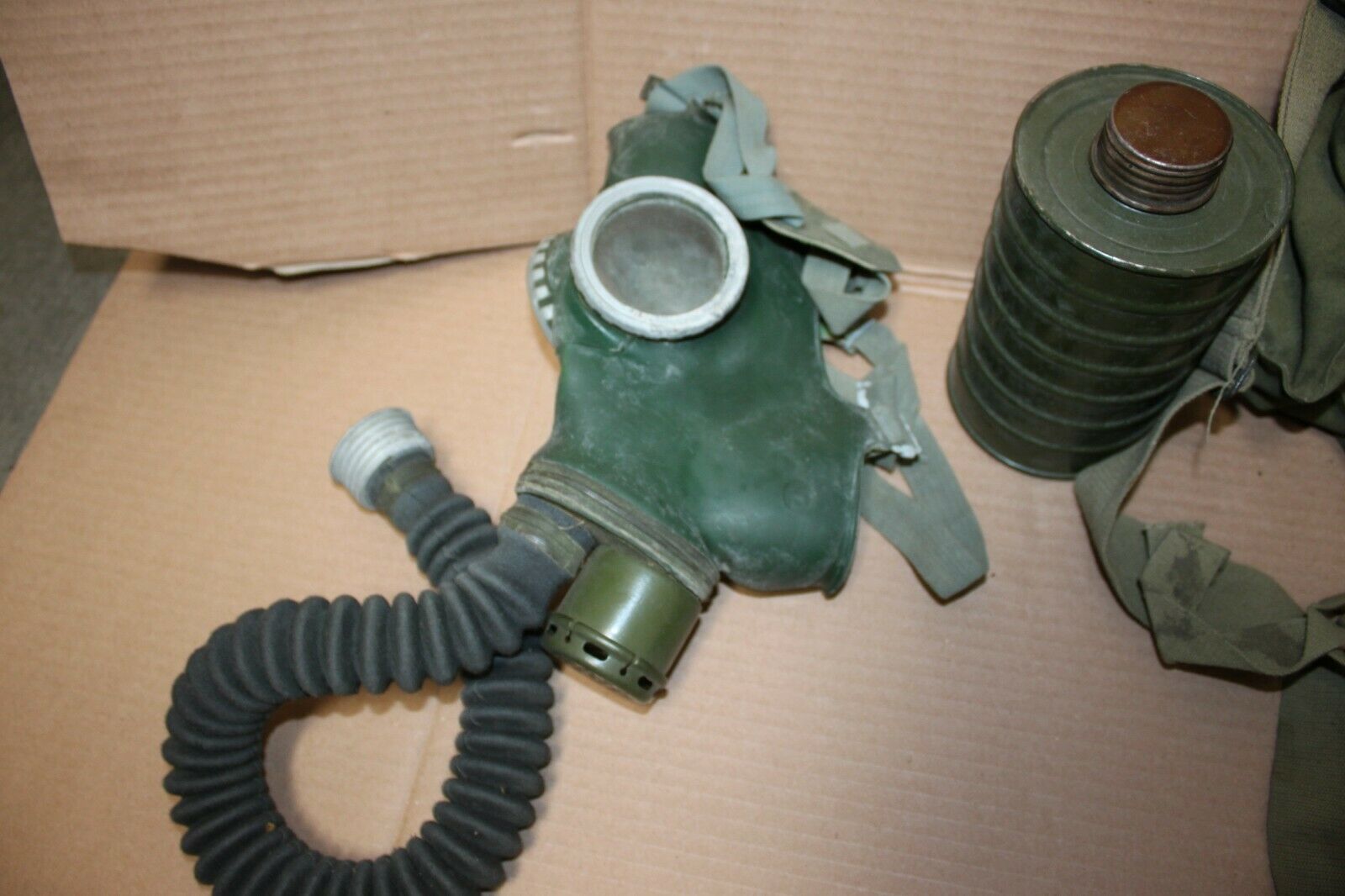 Surplus Soviet Gas Mask GP4 Civilian NBC Protection Filter Case Russia Surplus Soviet Gas Mask GP4 Civilian NBC Protection Filter Case Russia